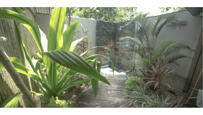 Deluxe Beachfront Villa — photo 1 of 5