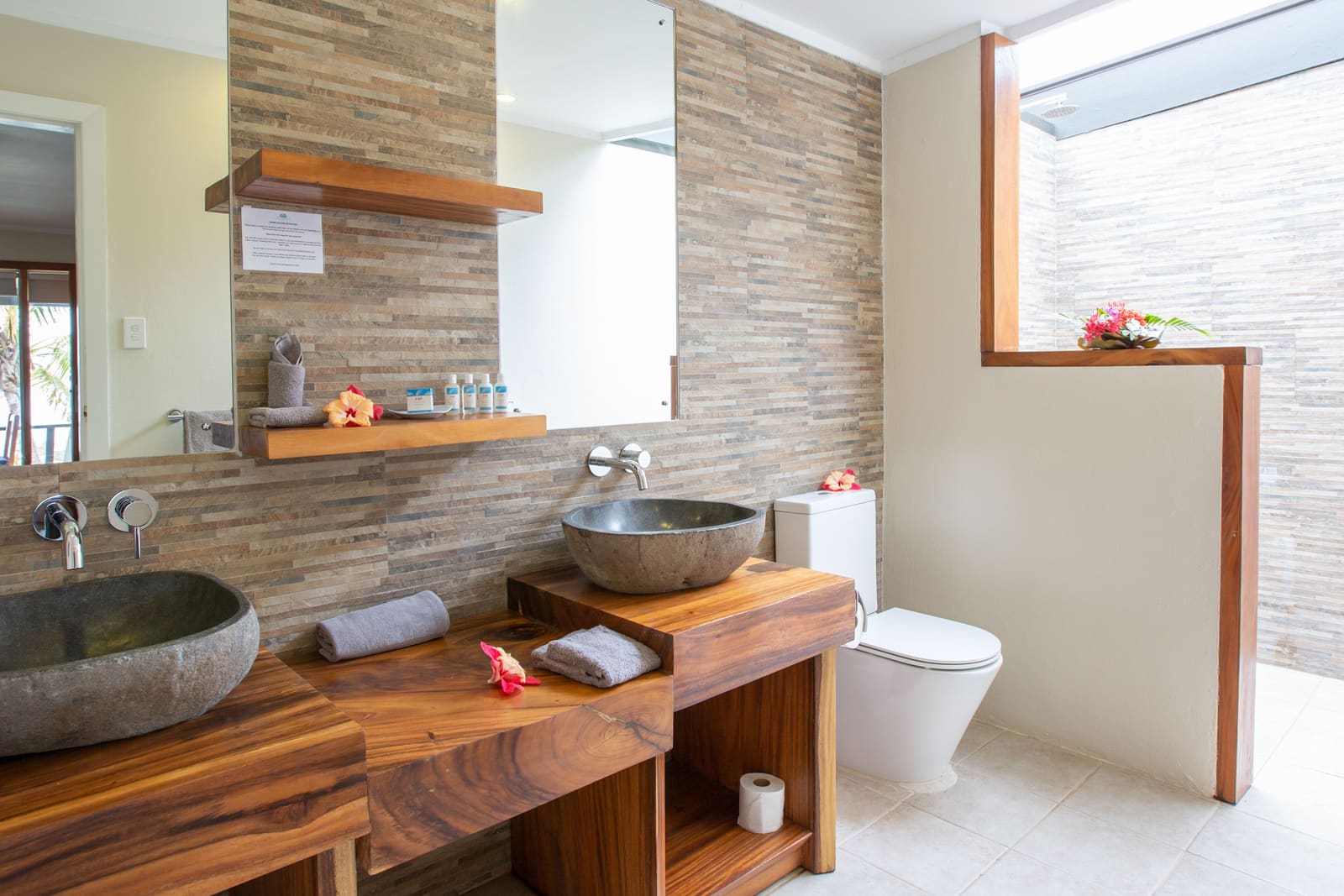 Poppies Luxury Lodge — photo 2 of 6