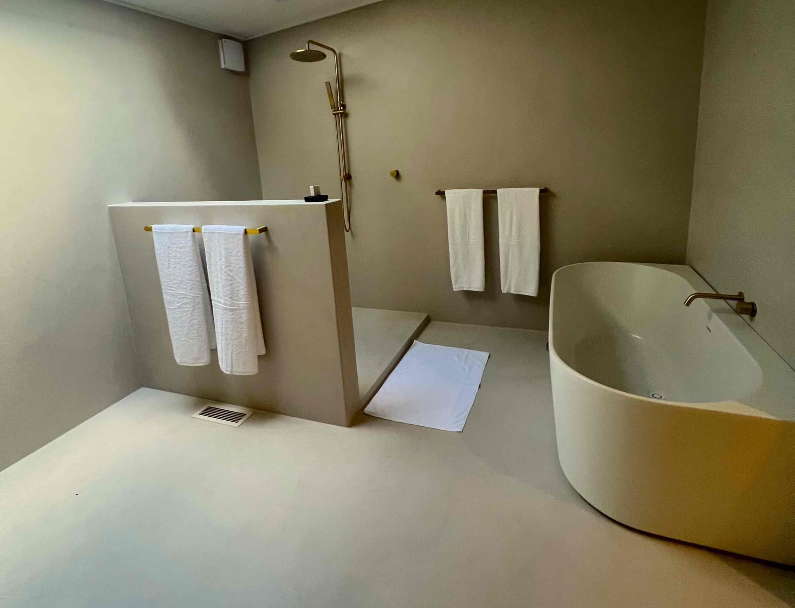 Two Bedroom Home w Pool — photo 12 of 16