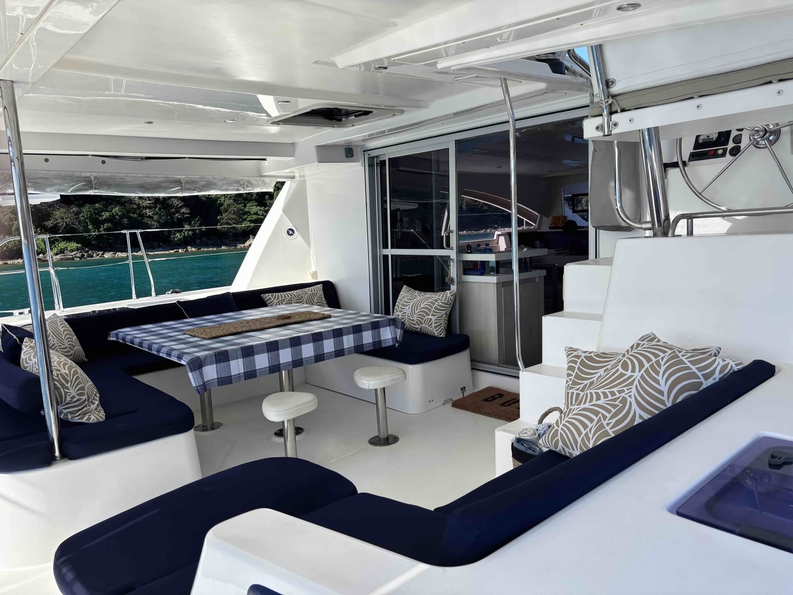 Book 5 + Nights in a cabin on the Yacht in September thru October and get 25% off — photo 4 of 7